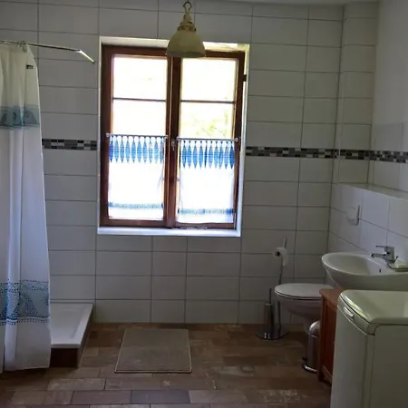Altes Pfarrhaus 3*